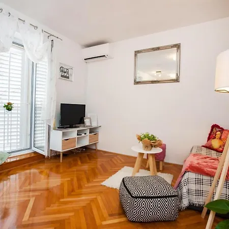 Dumaneo Art - Two Bedroom アパート *