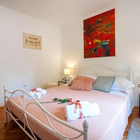 Dumaneo Art - Two Bedroom アパート *